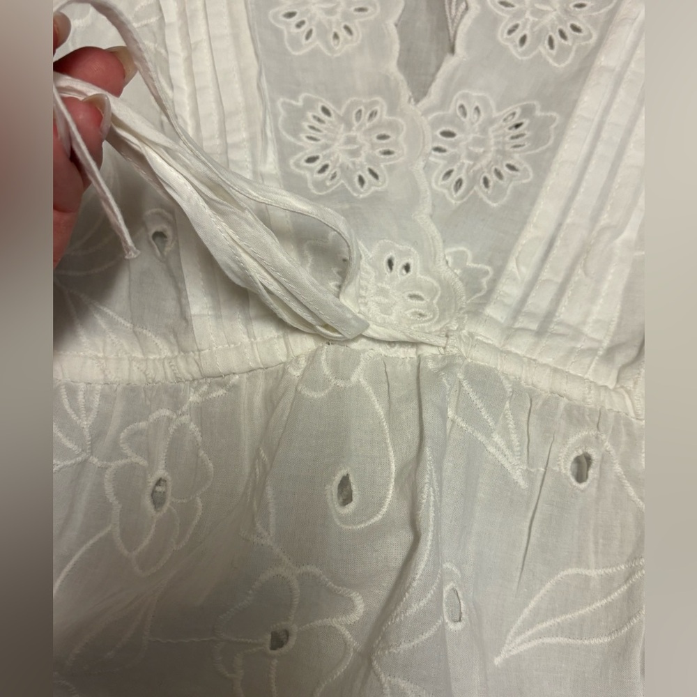 Universal Thread Embroidered Eyelet Embroidered T… - image 4